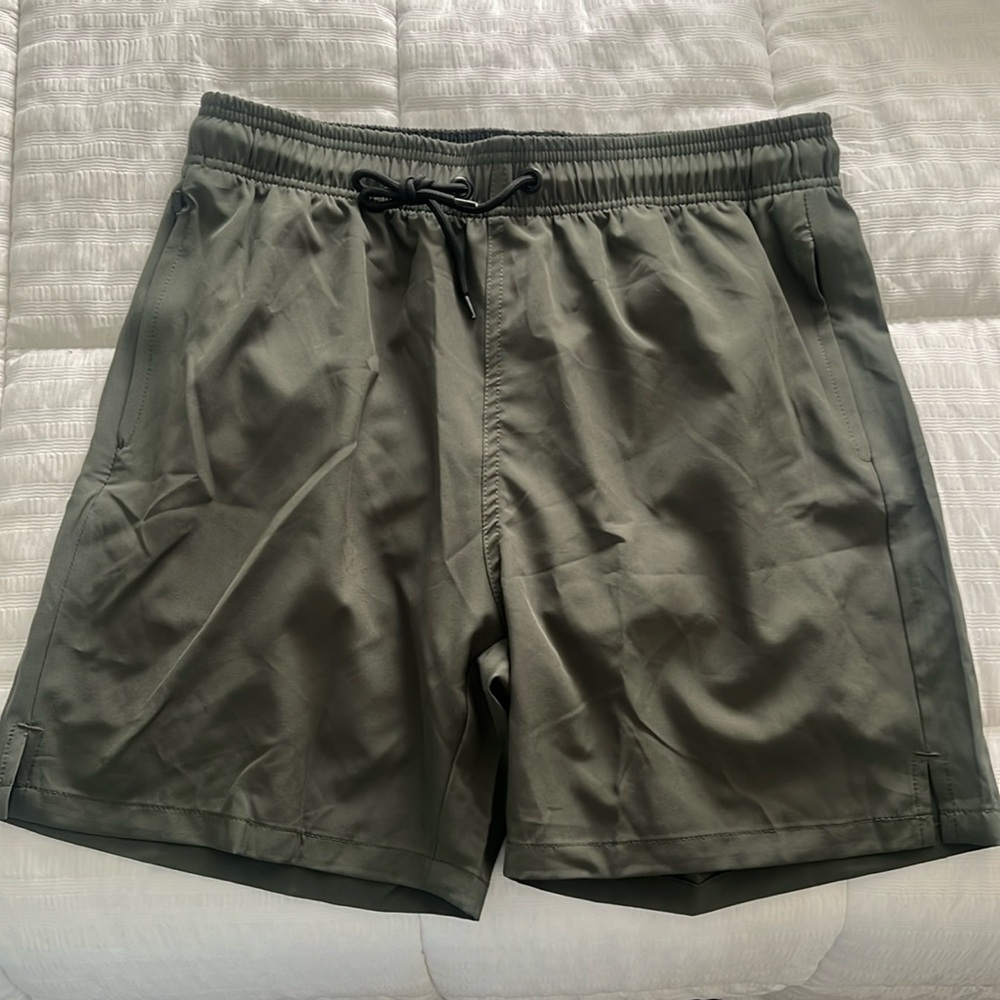 Army green men’s swim trunks size small